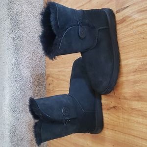 Black uggs size 9 Bailey button